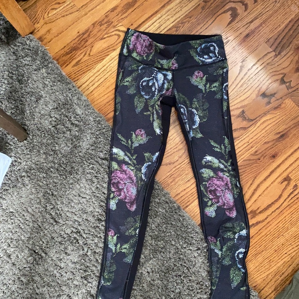 Flowered lululemon leggings size 4
